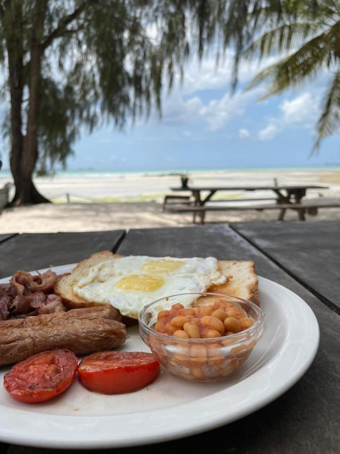 Mikadi Beach Camp & Backpackers Ostello Dar es Salaam Esterno foto
