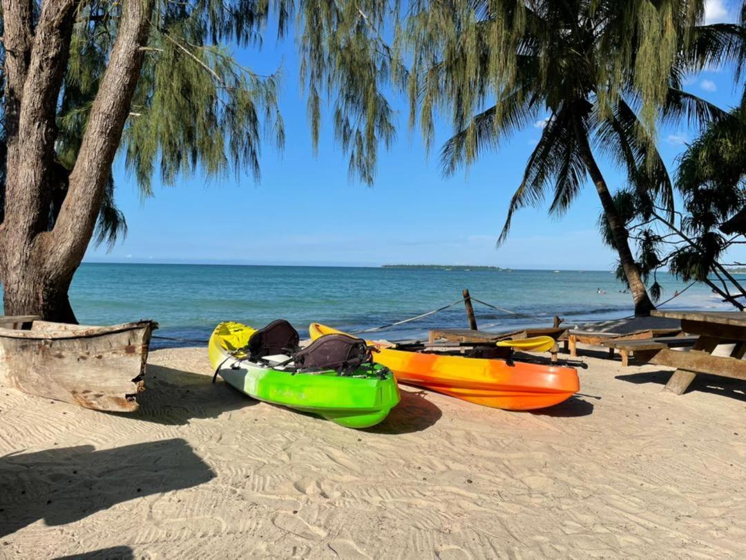 Mikadi Beach Camp & Backpackers Ostello Dar es Salaam Esterno foto