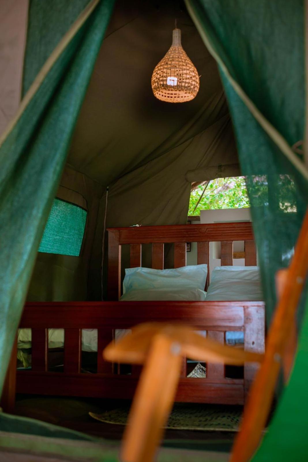 Mikadi Beach Camp & Backpackers Ostello Dar es Salaam Esterno foto