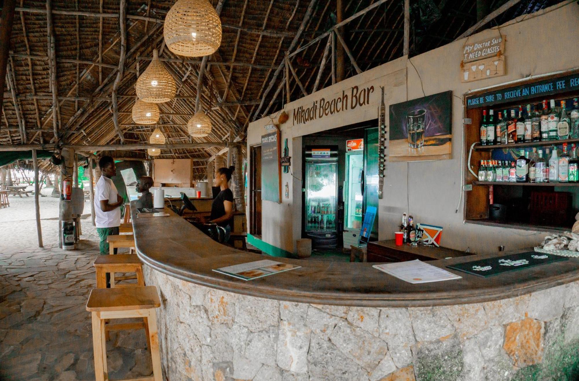 Mikadi Beach Camp & Backpackers Ostello Dar es Salaam Esterno foto