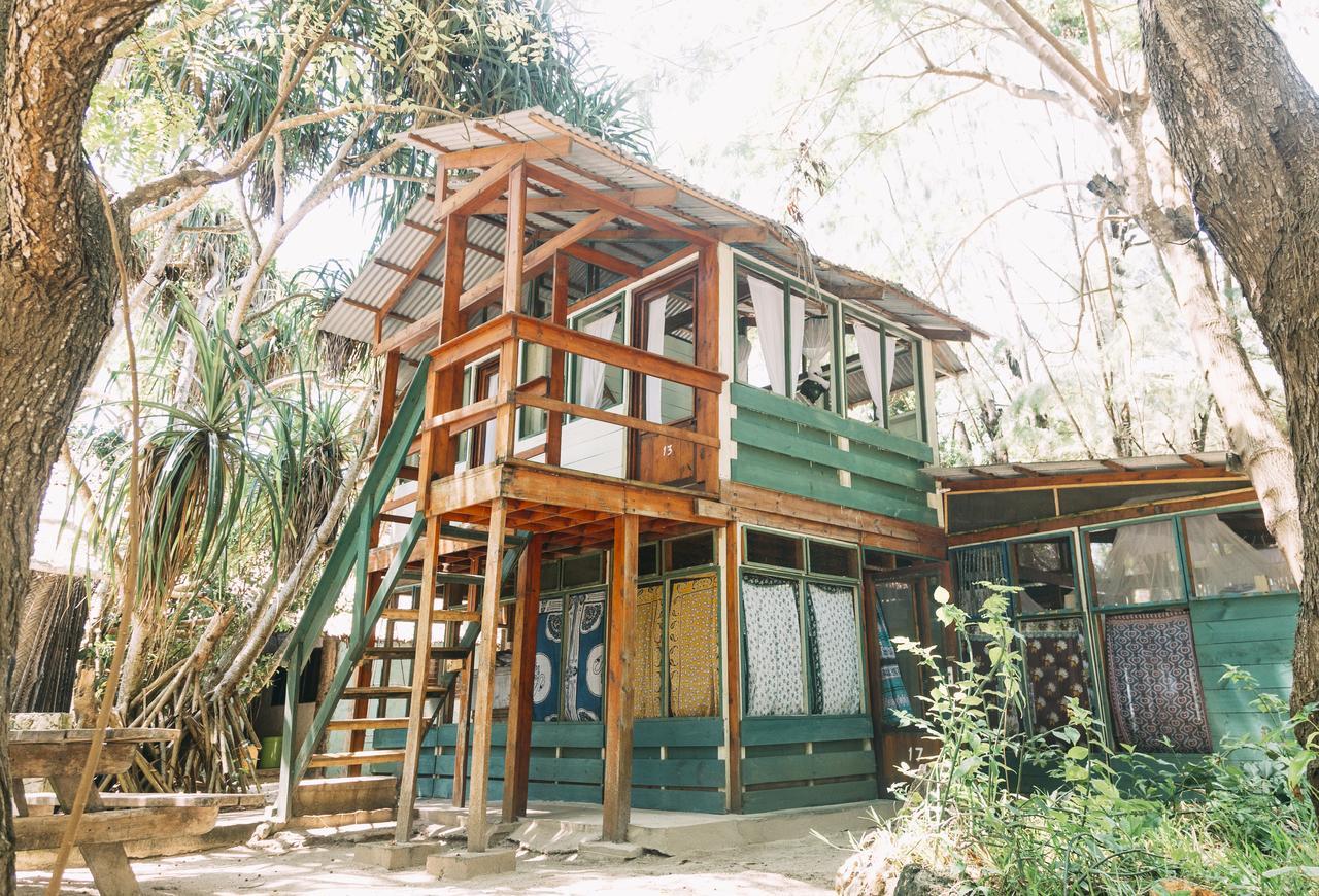 Mikadi Beach Camp & Backpackers Ostello Dar es Salaam Esterno foto