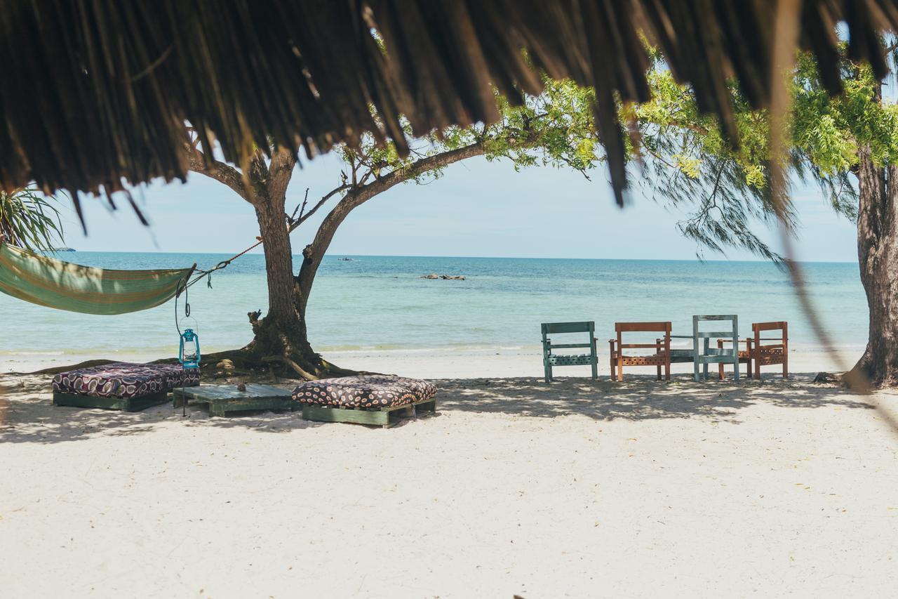 Mikadi Beach Camp & Backpackers Ostello Dar es Salaam Esterno foto